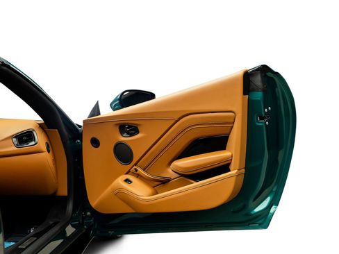 Used 2023 Aston Martin V8 Vantage Roadster RWD image 45