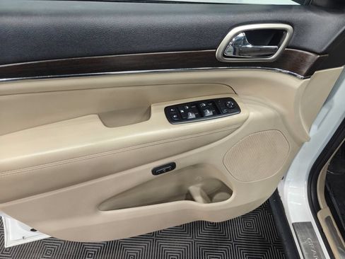 Used 2014 Jeep Grand Cherokee Limited w/ Luxury Group II AWD/4WD image 55