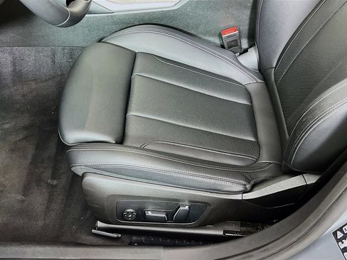 Used 2025 BMW 330i xDrive Sedan AWD/4WD image 25