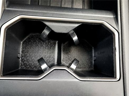 Used 2022 Toyota Tundra Limited image 32