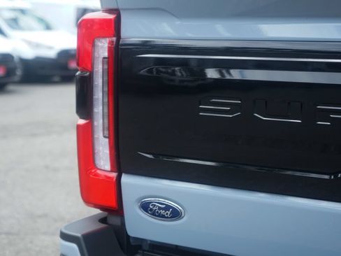 Used 2025 Ford F450 Platinum w/ FX4 Off-Road Package AWD/4WD image 59