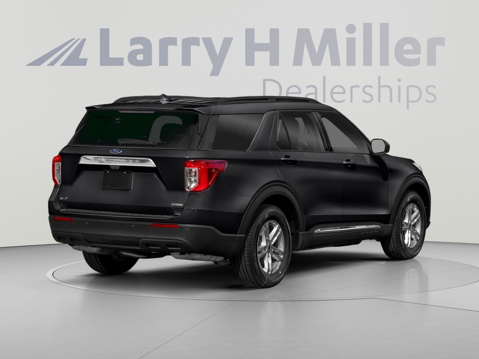 Used 2020 Ford Explorer XLT AWD/4WD image 2