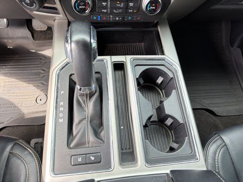 Used 2020 Ford F150 Lariat w/ Equipment Group 502A Luxury AWD/4WD image 30