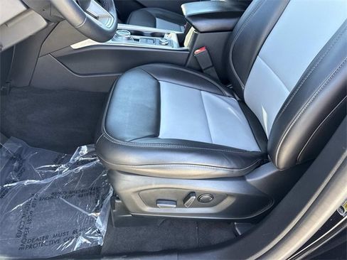 Used 2022 Ford Explorer XLT w/ Equipment Group 202A image 13