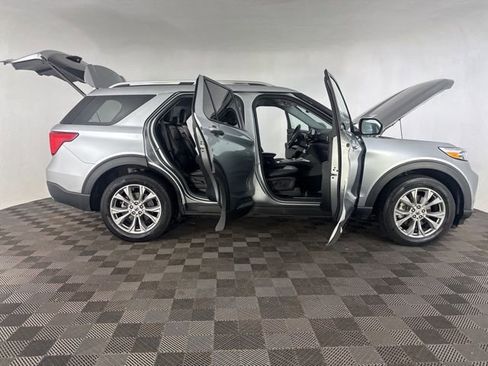 Used 2024 Ford Explorer Limited image 16