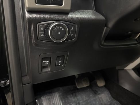 Used 2018 Ford F150 Lariat w/ Equipment Group 502A Luxury image 12