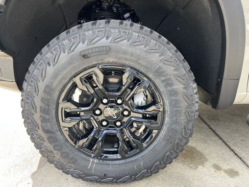 New 2026 Chevrolet Silverado 1500 ZR2 image 30