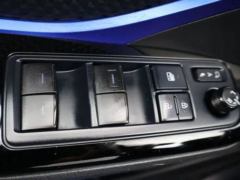 Used 2021 Toyota C-HR XLE FWD image 21