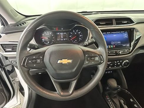 Used 2021 Chevrolet TrailBlazer LT w/ Sun and Liftgate Package FWD image 14
