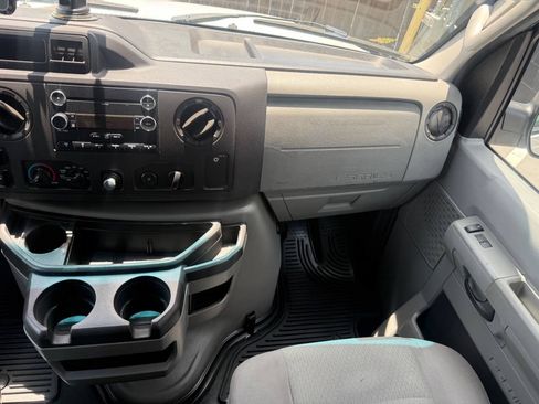 Used 2011 Ford E-350 and Econoline 350 XLT RWD image 7