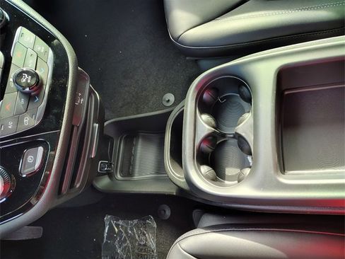 New 2026 Chrysler Pacifica Select image 24