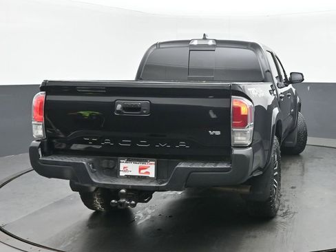 Used 2020 Toyota Tacoma TRD Sport AWD/4WD image 4