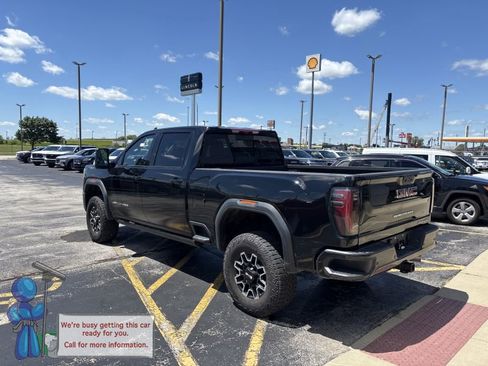 Used 2025 GMC Sierra 2500 AT4X AWD/4WD image 3