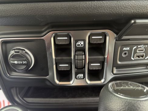 New 2026 Jeep Gladiator Sport AWD/4WD image 24