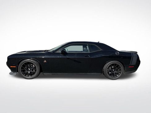 Used 2016 Dodge Challenger R/T Scat Pack w/ Leather Interior Group image 3
