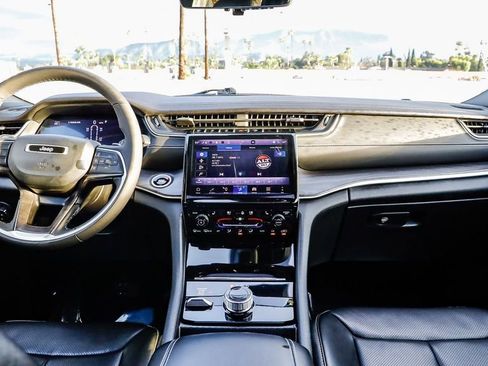 Certified 2024 Jeep Grand Cherokee L Limited w/ Luxury Tech Group II image 15