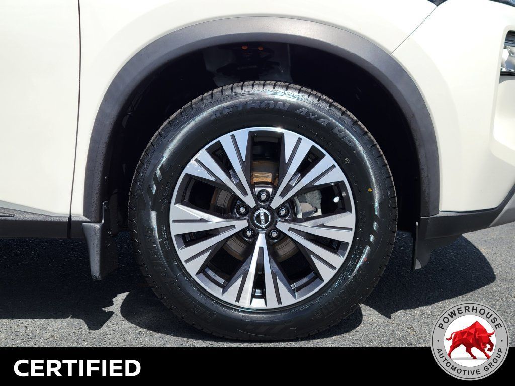 Used 2023 Nissan Rogue SV FWD image 12