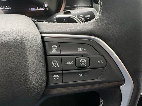 New 2026 Jeep Grand Cherokee L Limited w/ Limited Altitude Package AWD/4WD image 28