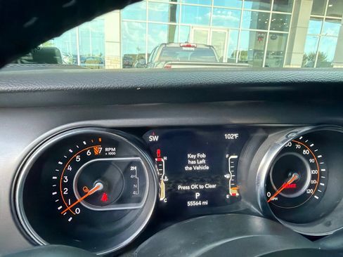 Used 2022 Jeep Gladiator Sport AWD/4WD image 9