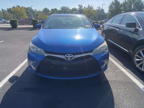 Used 2016 Toyota Camry SE FWD image 2