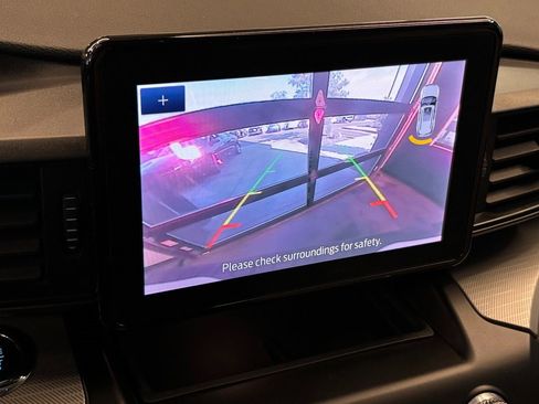 Used 2020 Ford Explorer XLT w/ Class III Trailer Tow Package image 13