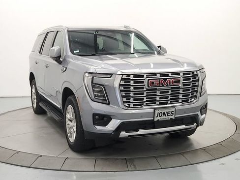 Used 2025 GMC Yukon Denali AWD/4WD image 3