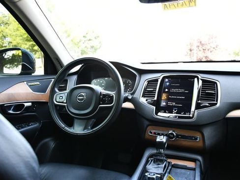 Used 2021 Volvo XC90 T6 Momentum w/ Advanced Package AWD/4WD image 17