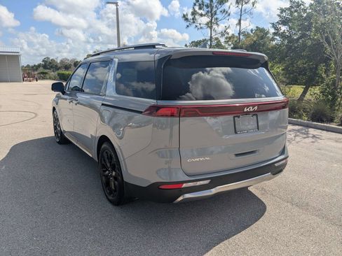 Used 2023 Kia Carnival SX Prestige FWD image 7