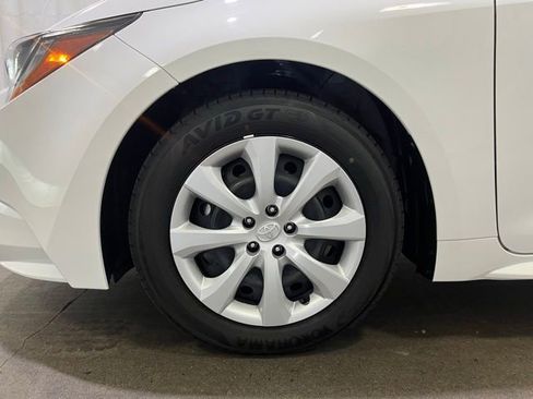 Certified 2025 Toyota Corolla LE FWD image 22