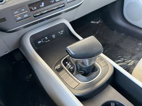 Used 2024 Hyundai Kona SEL FWD image 25