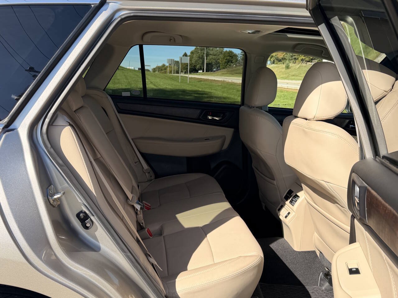 Used 2019 Subaru Outback 2.5i Limited AWD/4WD image 29