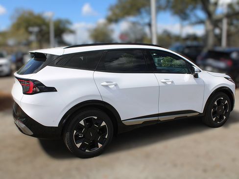 New 2026 Kia Sportage SX FWD image 6