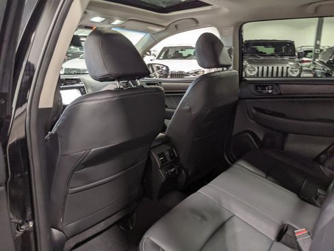Used 2018 Subaru Outback 3.6R Limited AWD/4WD image 14