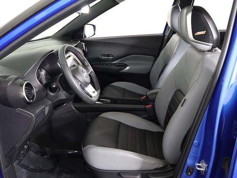 Used 2023 Nissan Kicks SR w/ SR Premium Package FWD image 30
