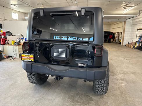 Used 2015 Jeep Wrangler Rubicon w/ Power Convenience Group AWD/4WD image 60