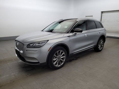 Used 2022 Lincoln Corsair AWD w/ Premium Package image 2