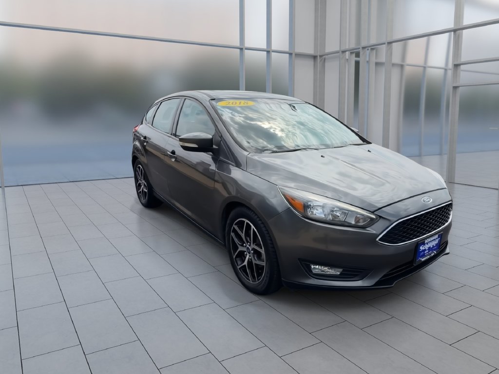 Used 2018 Ford Focus SEL FWD image 2
