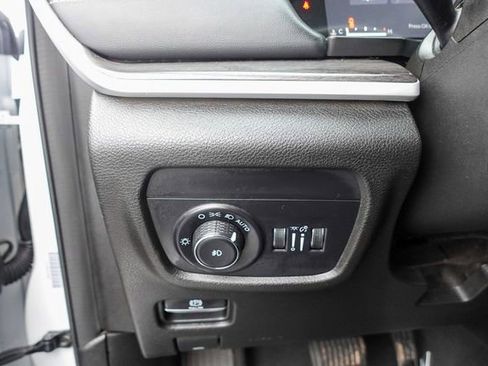 Used 2022 Jeep Grand Cherokee Limited image 20