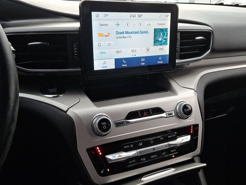 Used 2022 Ford Explorer XLT w/ Equipment Group 202A image 23