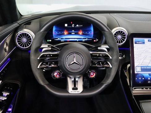 Used 2022 Mercedes-Benz SL 55 AMG 4MATIC w/ Driver Assistance Package image 6