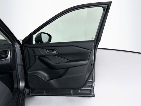 Used 2026 Nissan Rogue SV FWD image 31