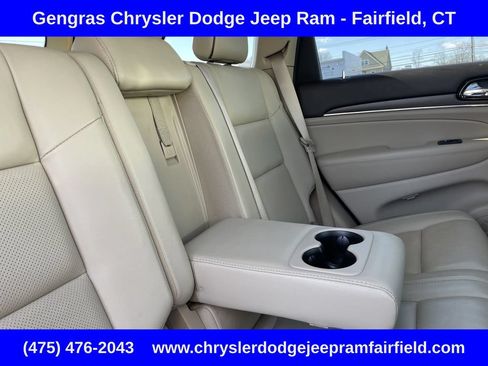 Used 2019 Jeep Grand Cherokee Overland AWD/4WD image 21