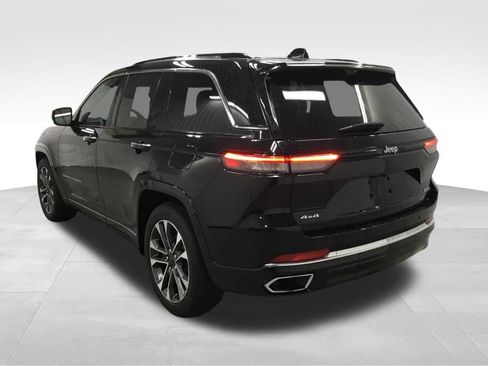 Used 2024 Jeep Grand Cherokee Overland w/ Luxury Tech Group IV AWD/4WD image 14