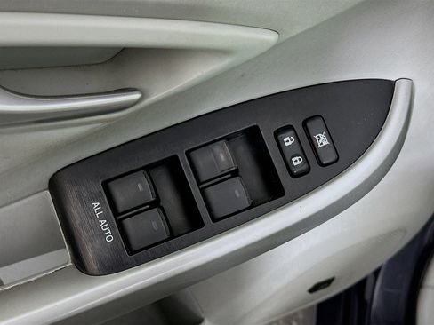 Used 2014 Toyota Prius Four image 15