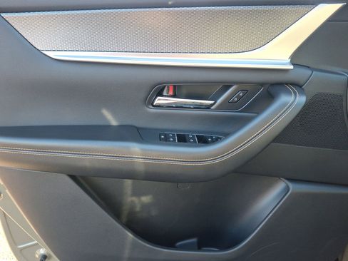 Certified 2025 MAZDA CX-70 3.3 Turbo S w/ Premium Package image 13