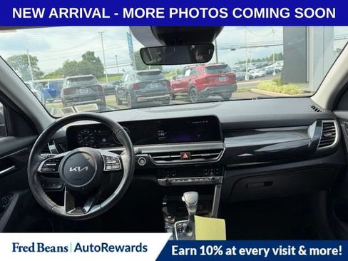 Used 2024 Kia Seltos S AWD/4WD image 11