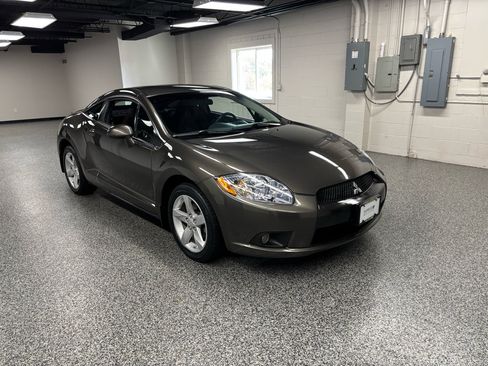 Used 2010 Mitsubishi Eclipse GS image 3