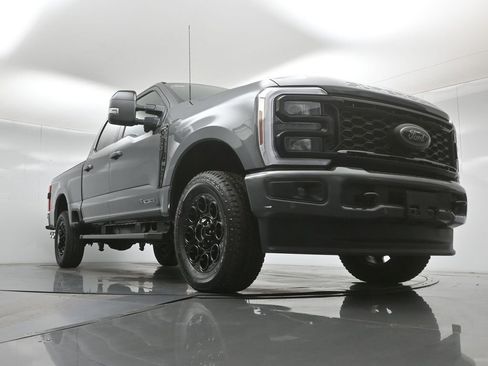 New 2026 Ford F250 Lariat w/ Black Appearance Package image 44