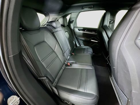 Used 2024 Porsche Cayenne image 29