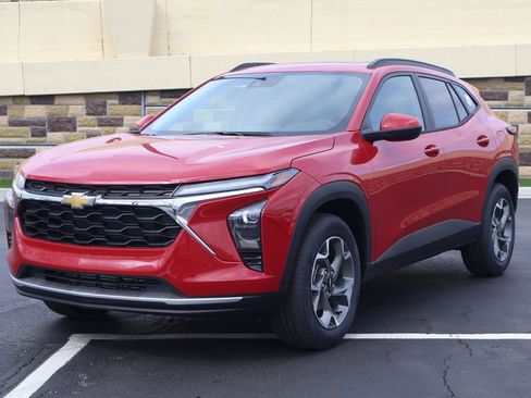 New 2026 Chevrolet Trax LT w/ Sunroof Package image 1